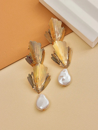 1 Pair Baroque Style Classic Style Irregular Leaves Tassel Artificial Pearl Alloy Drop Earrings