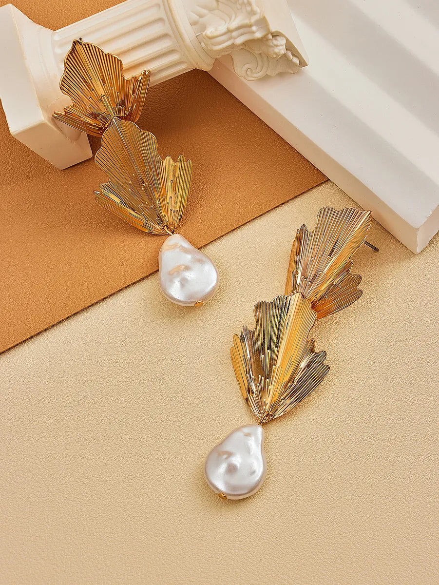 1 Pair Baroque Style Classic Style Irregular Leaves Tassel Artificial Pearl Alloy Drop Earrings