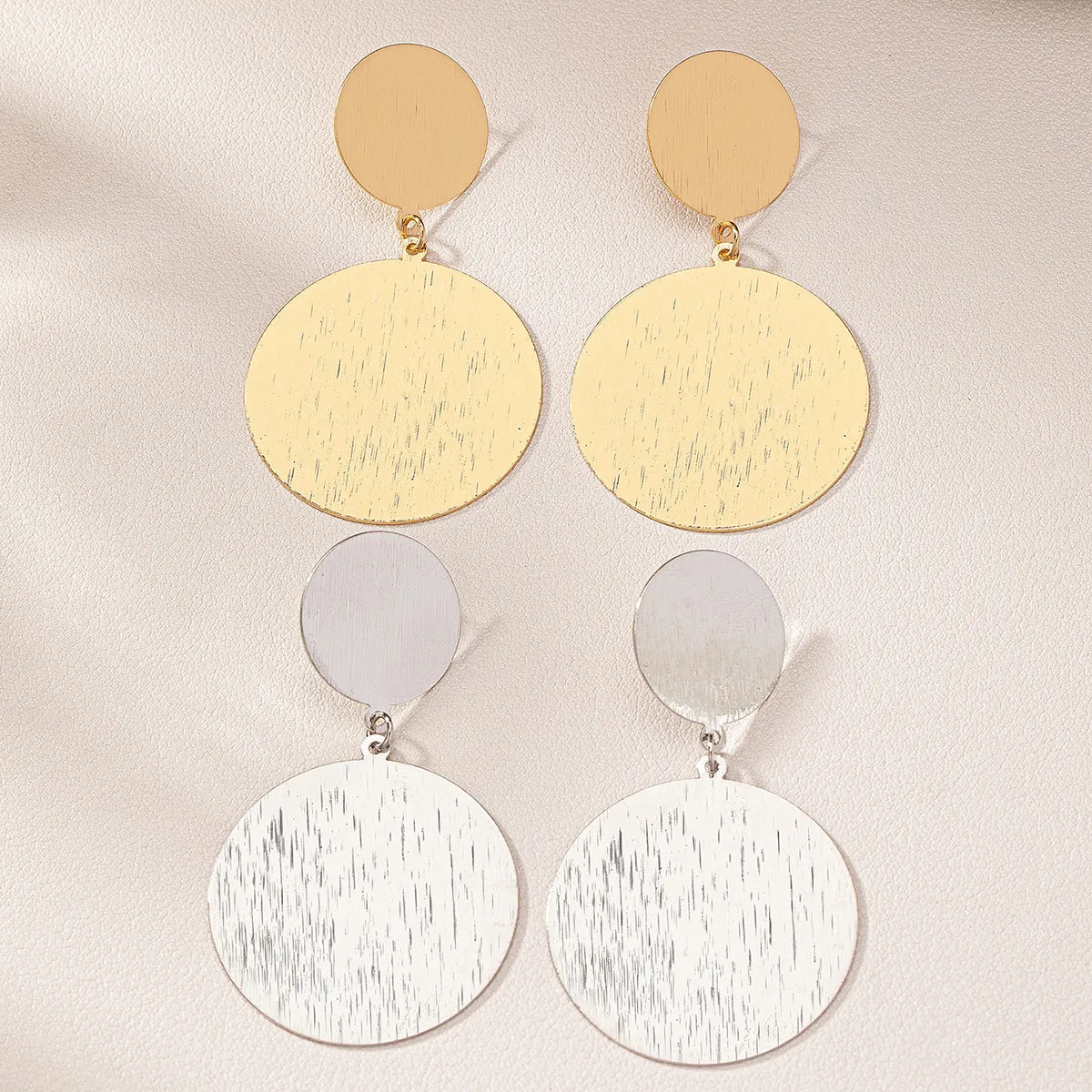 1 Pair Basic Classic Style Round Solid Color Alloy Drop Earrings