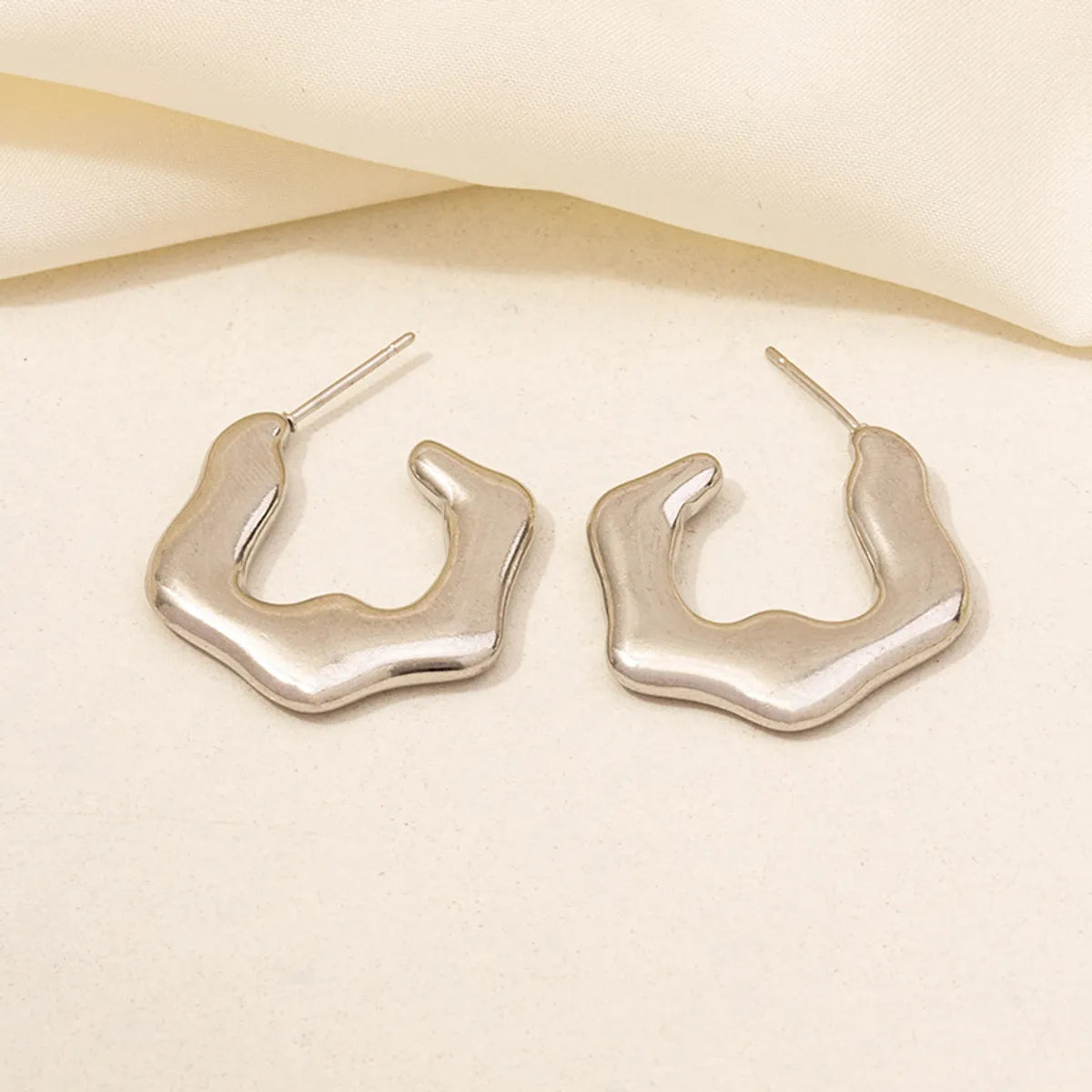 1 Pair Basic Modern Style Classic Style C Shape U Shape Solid Color Irregular Plating 304 Stainless Steel 18K Gold Plated Earrings Ear Studs