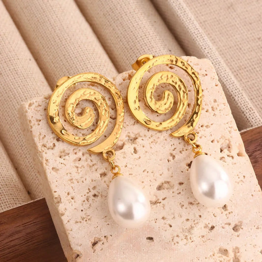 1 Pair Basic Modern Style Classic Style Geometric Spiral Inlay 304 Stainless Steel Artificial Pearls 18K Gold Plated Drop Earrings