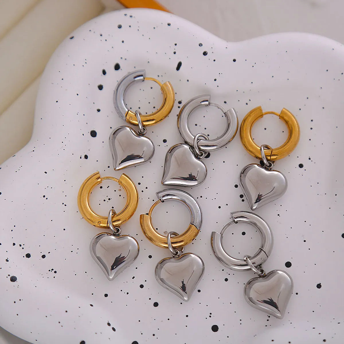 1 Pair Basic Modern Style Classic Style U Shape Heart Shape Plating Titanium Steel Drop Earrings