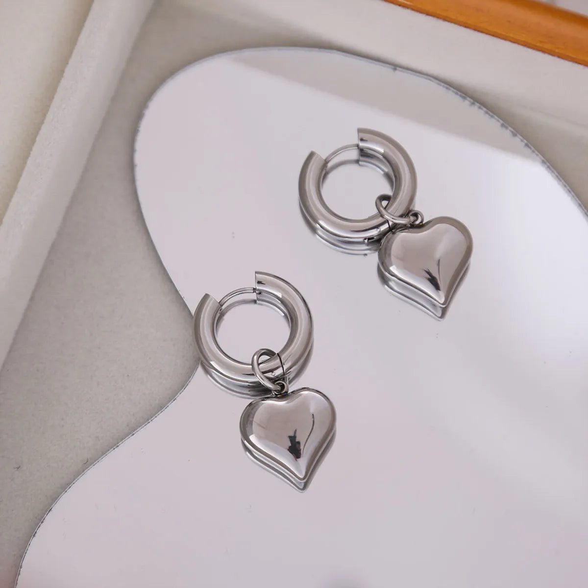 1 Pair Basic Modern Style Classic Style U Shape Heart Shape Plating Titanium Steel Drop Earrings