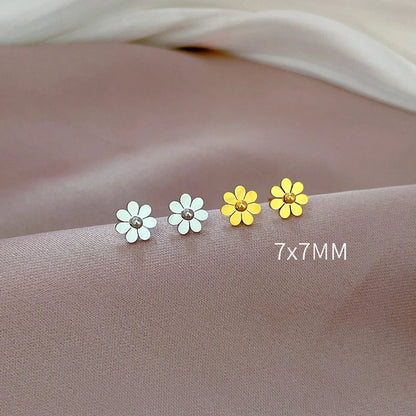 1 Pair Basic Simple Style Commute Flower Plating Titanium Steel Ear Studs