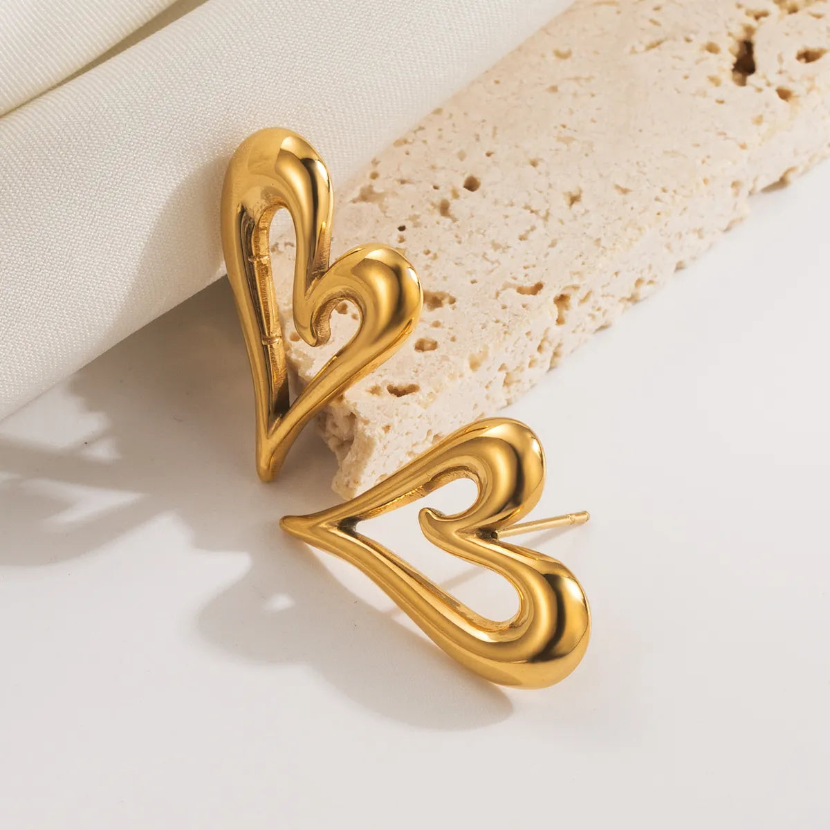 1 Pair Basic Sweet Commute Heart Shape Plating 304 Stainless Steel 18K Gold Plated Ear Studs