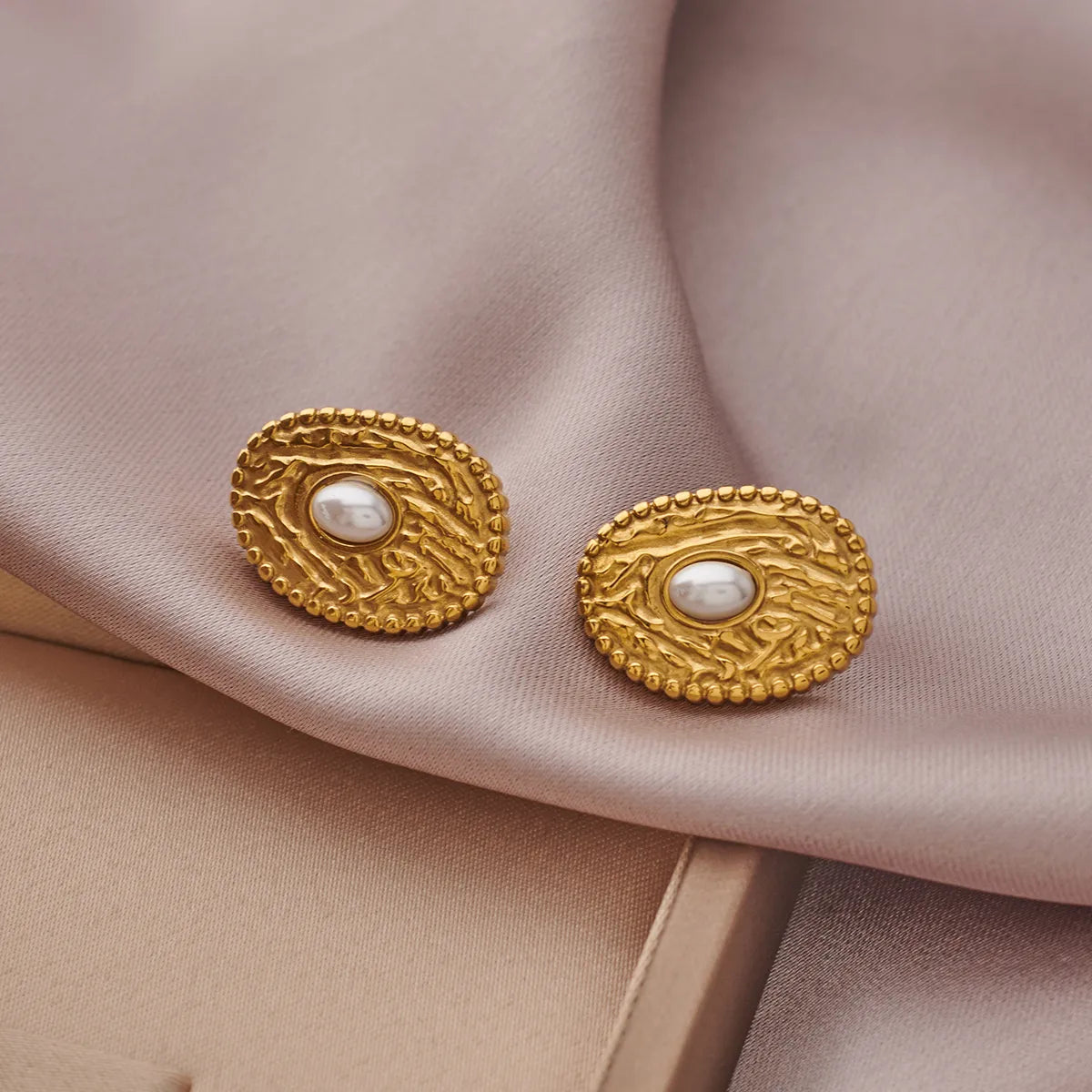 1 Pair Beach Commute Oval Pearl Plating Inlay 304 Stainless Steel Imitation Pearl Artificial Pearls 18K Gold Plated Ear Studs