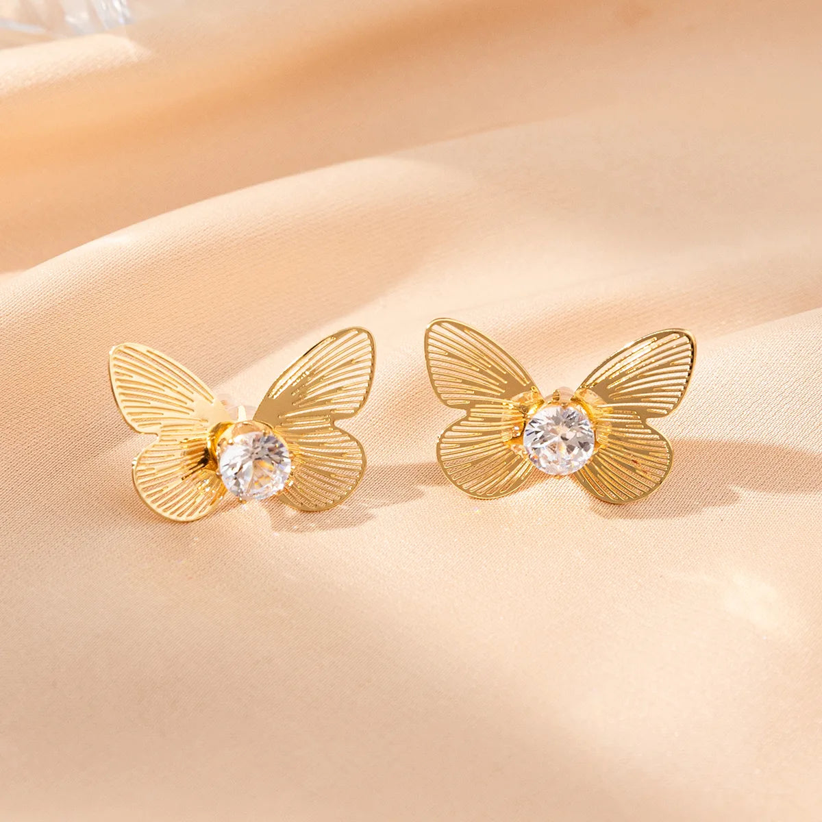 1 Pair Bohemian Sweet Flower Butterfly Hollow Out Inlay Copper Alloy Rhinestones Ear Studs