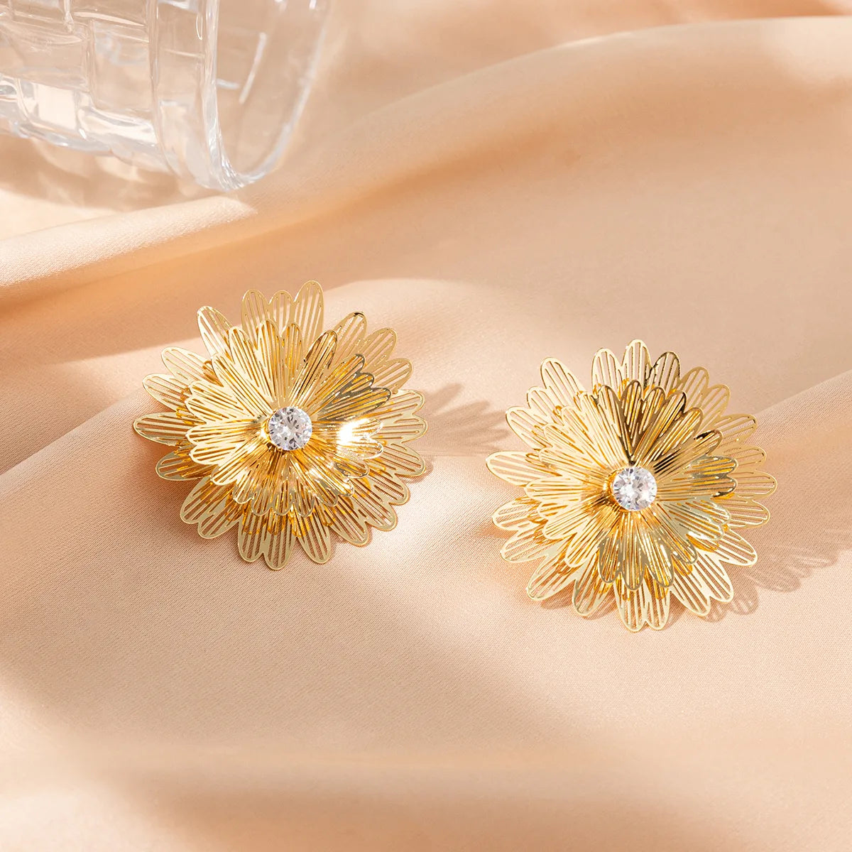 1 Pair Bohemian Sweet Flower Butterfly Hollow Out Inlay Copper Alloy Rhinestones Ear Studs