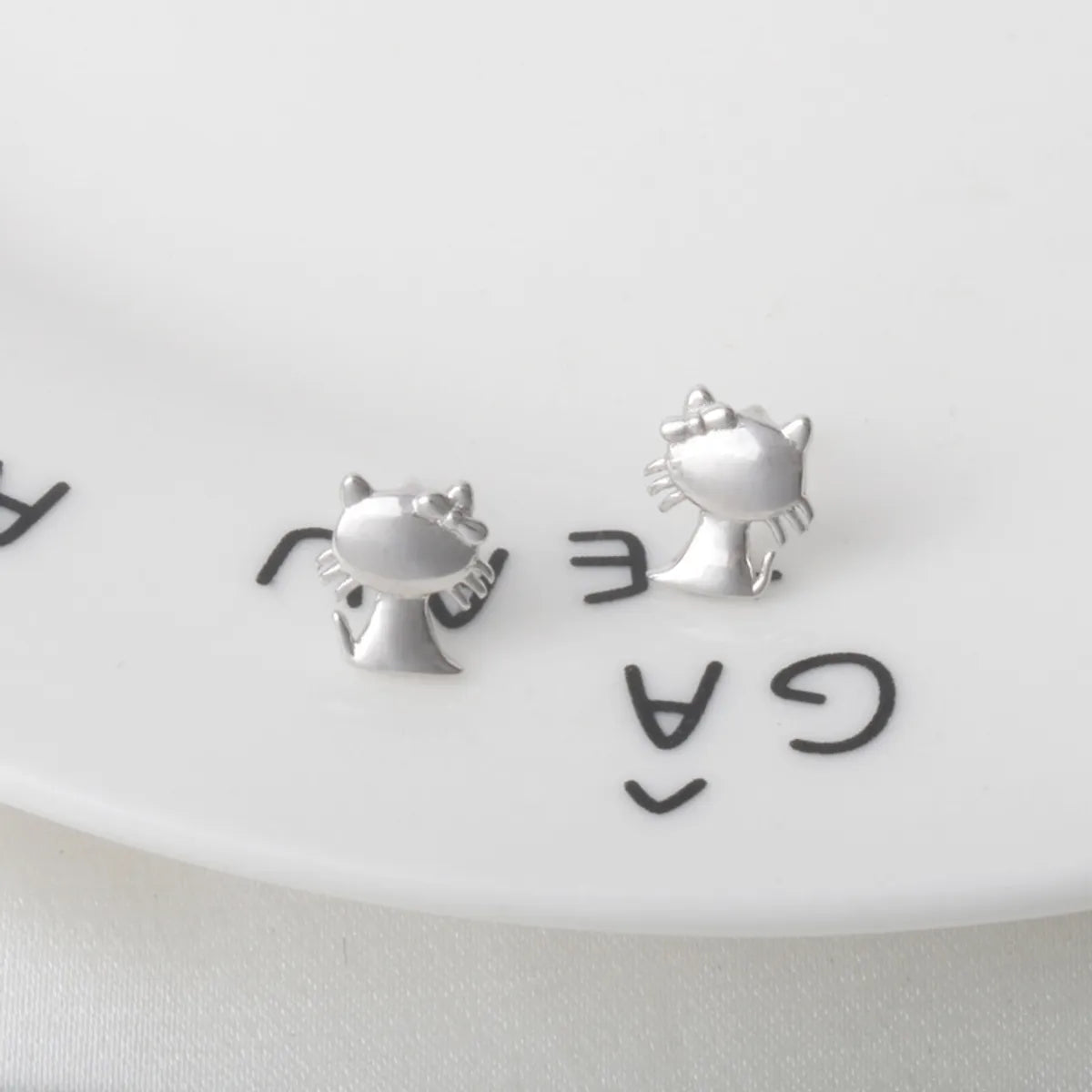 1 Pair Cartoon Style Cat Plating Sterling Silver White Gold Plated Ear Studs