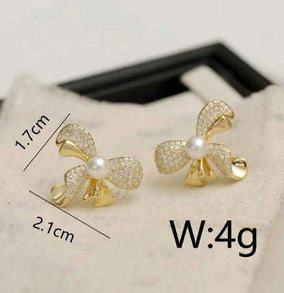 1 Pair Casual Business British Style Bow Knot Inlay Copper Pearl Zircon 18K Gold Plated Ear Cuffs