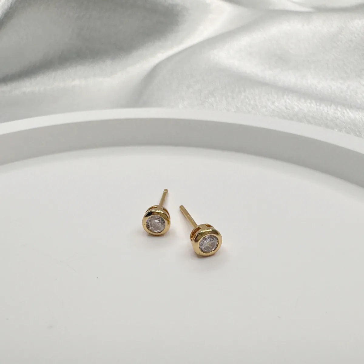 1 Pair Casual Classic Style Shiny Round Plating Inlay Sterling Silver Zircon 18k Gold Plated White Gold Plated Ear Studs