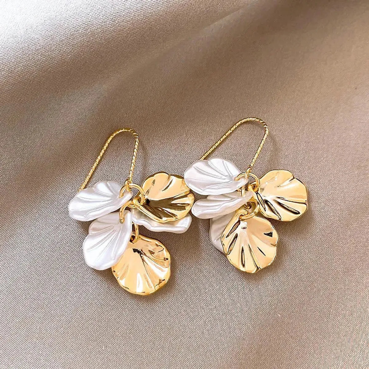 1 Pair Casual Commute Korean Style Petal Alloy Ear Hook