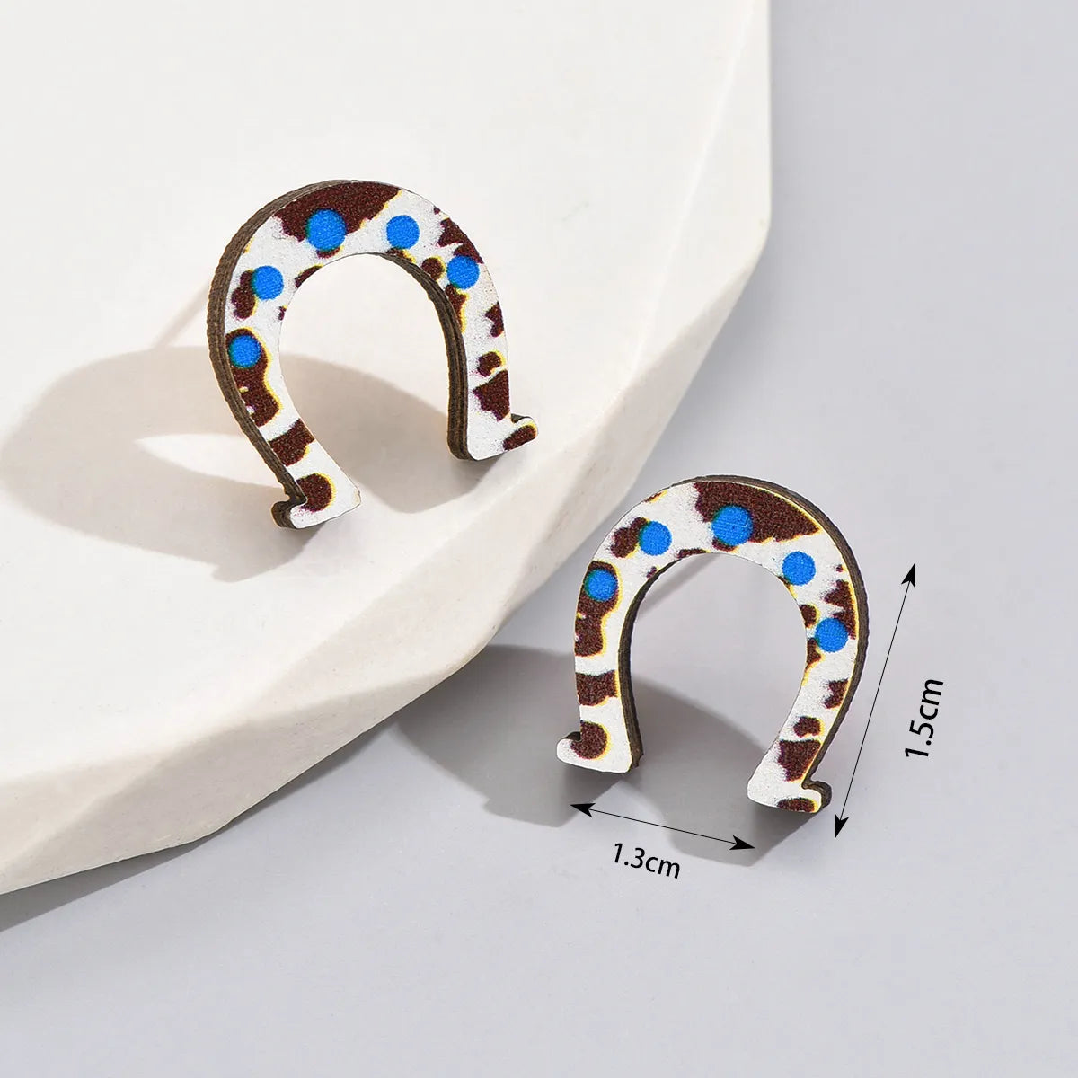 1 Pair Casual Cute Cow Pattern Leopard Wood Ear Studs