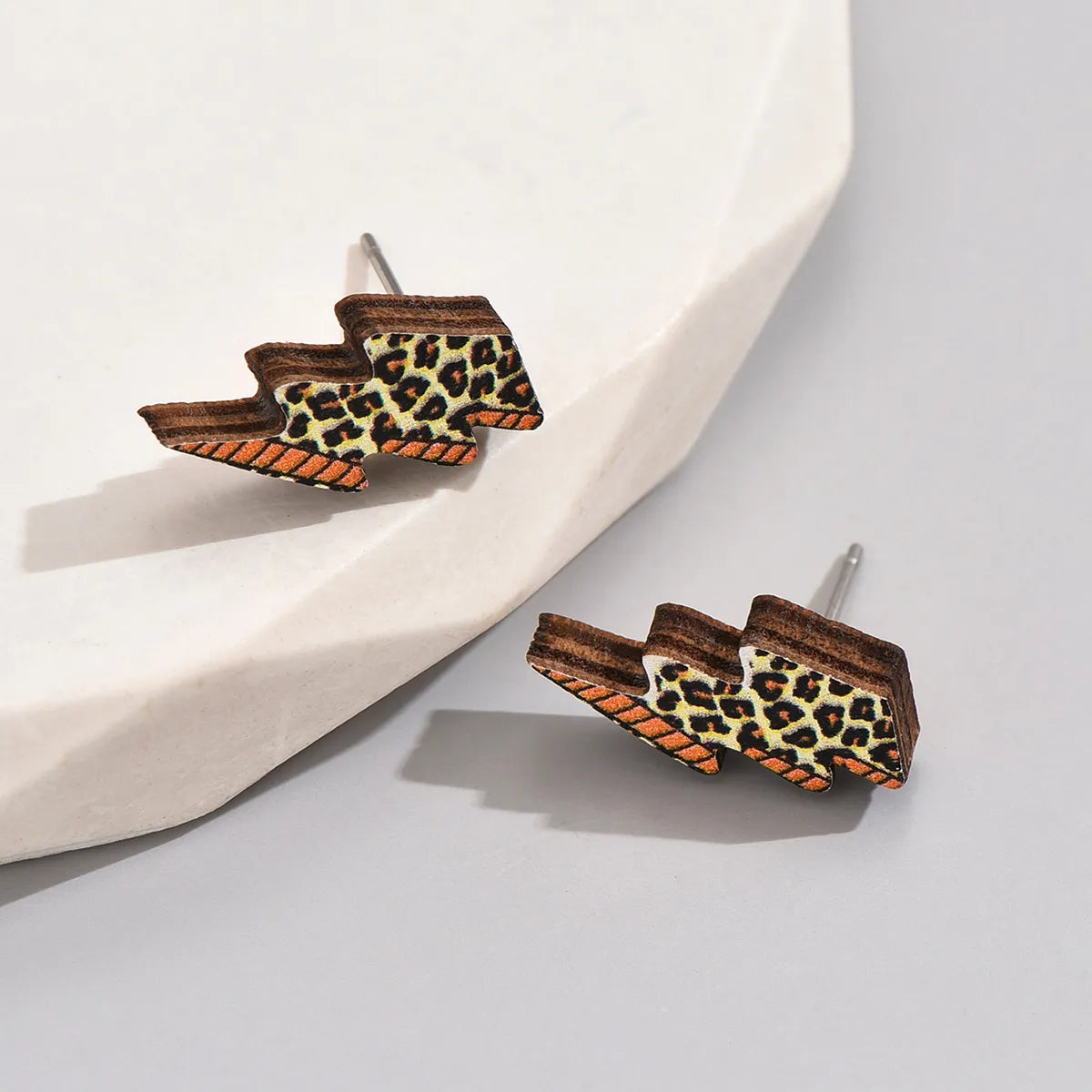 1 Pair Casual Cute Cow Pattern Leopard Wood Ear Studs