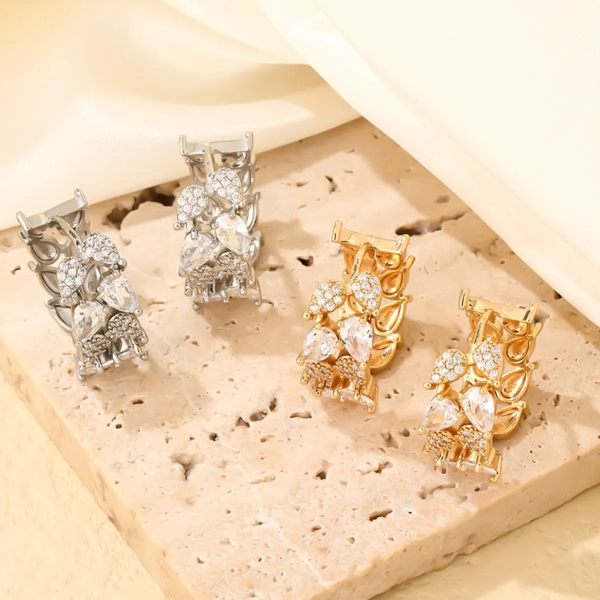 1 Pair Casual Cute Water Droplets Plating Inlay Copper Zircon White Gold Plated Gold Plated Ear Studs