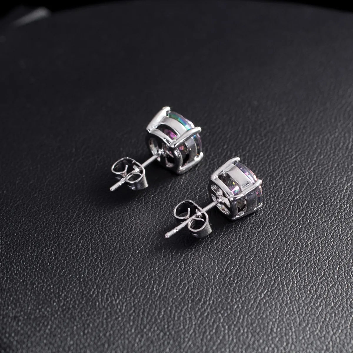 1 Pair Casual Elegant Commute Round Plating Inlay Copper Zircon 14k Gold Plated White Gold Plated Ear Studs