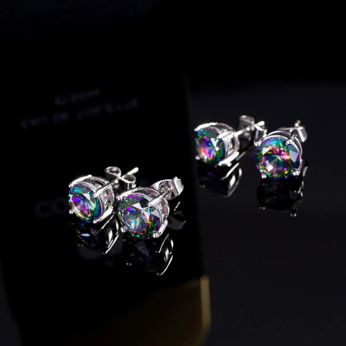 1 Pair Casual Elegant Commute Round Plating Inlay Copper Zircon 14k Gold Plated White Gold Plated Ear Studs