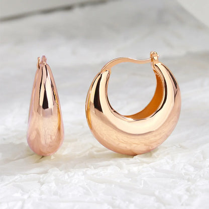 1 Pair Casual Elegant Commute Solid Color Scallop Plating Copper 18k Gold Plated Hoop Earrings