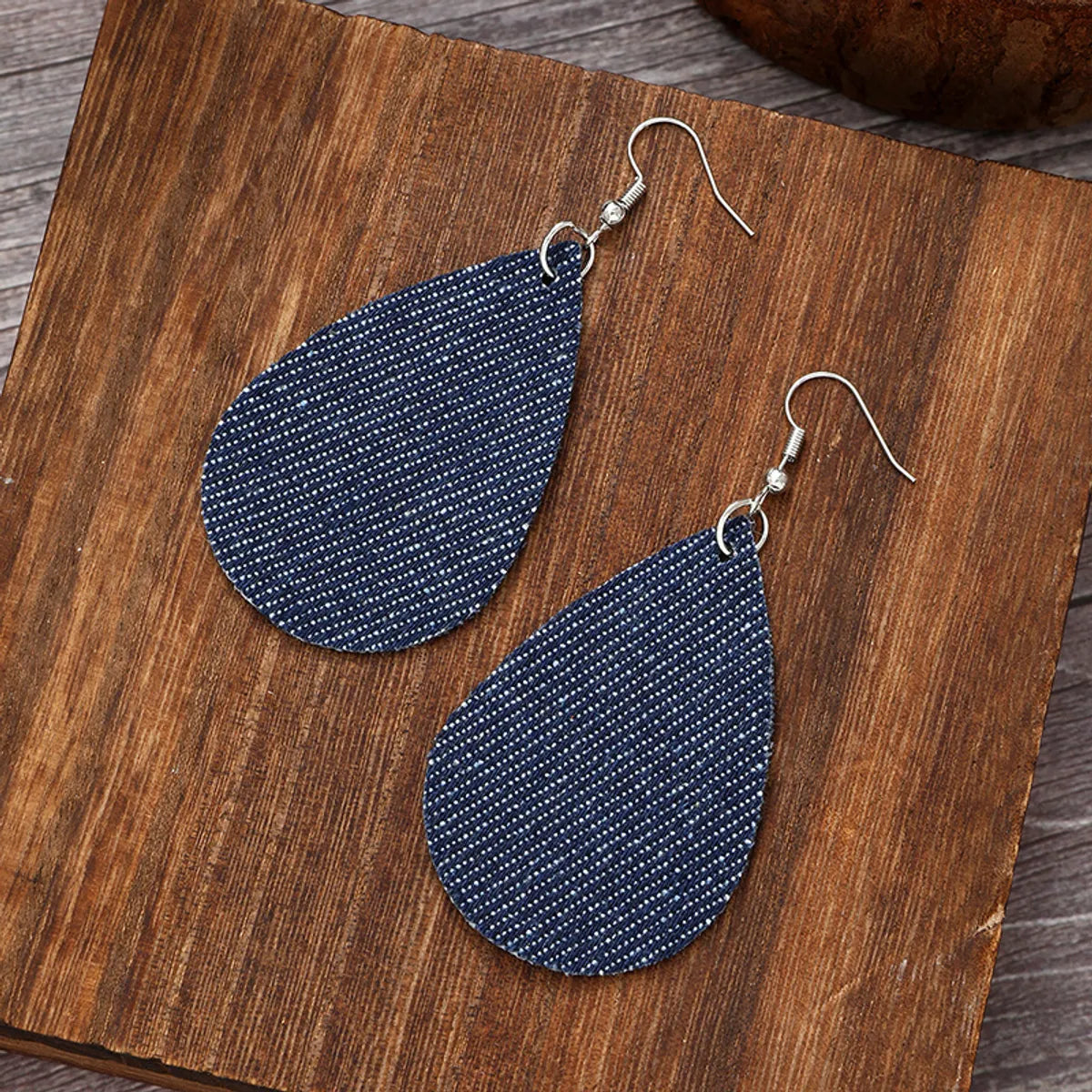 1 Pair Casual Elegant Commute Water Droplets Printing Pu Leather Drop Earrings