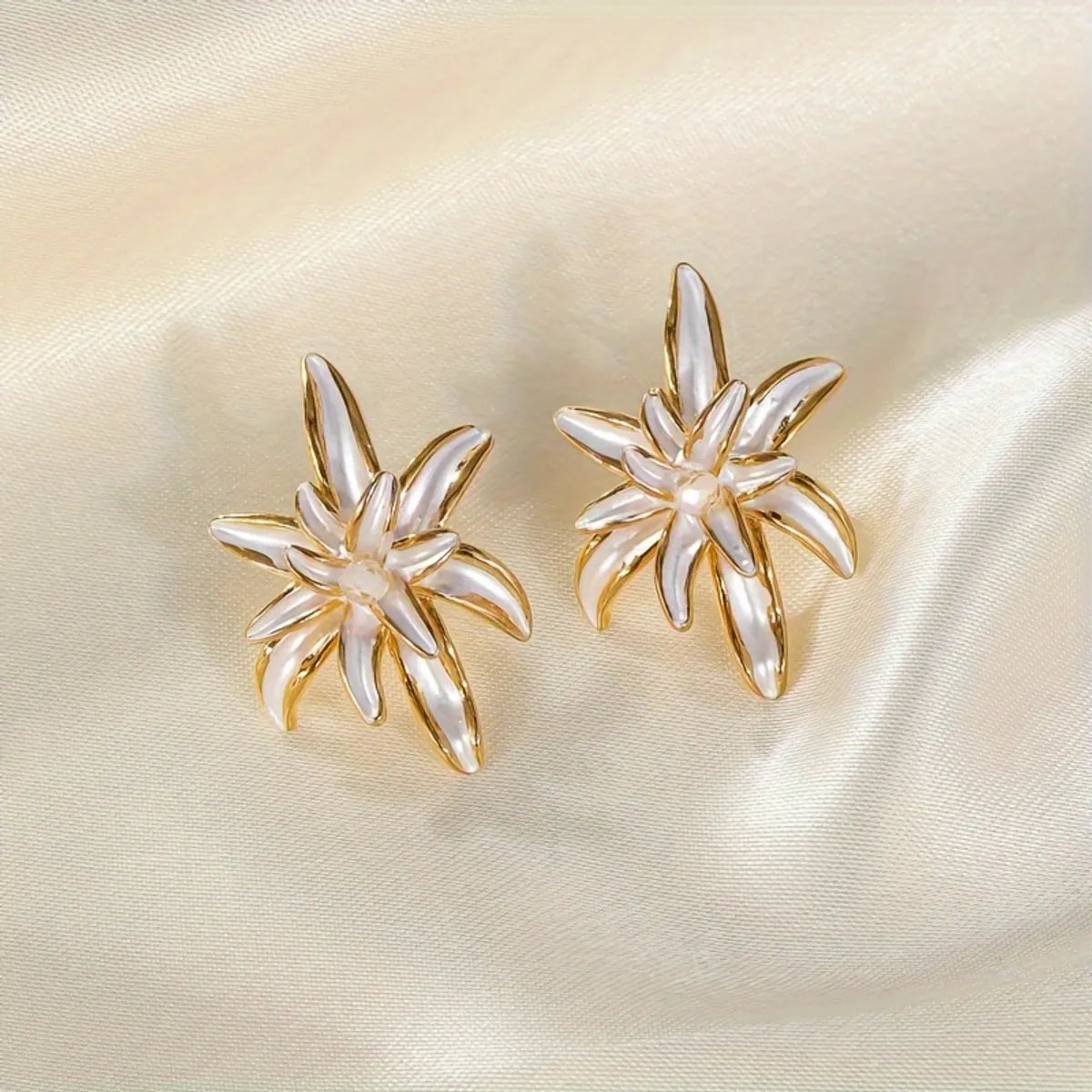 1 Pair Casual Elegant Flower Copper Natural Stone Freshwater Pearl 14K Gold Plated 18K Gold Plated Ear Studs