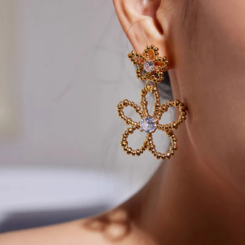 1 Pair Casual Elegant Modern Style Flower Plating Inlay Brass Rhinestones Zircon Drop Earrings