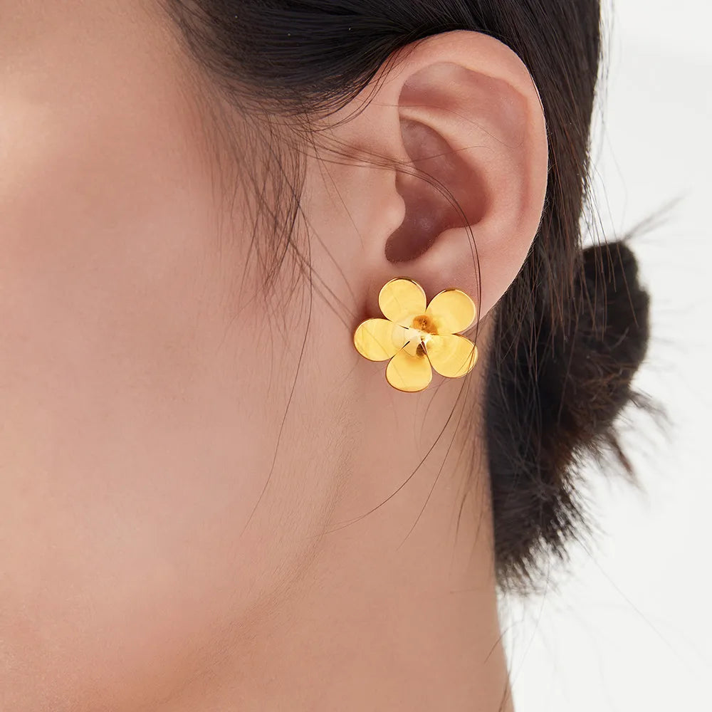 1 Pair Casual Elegant Modern Style Flower Plating Titanium Steel 18K Gold Plated Ear Studs