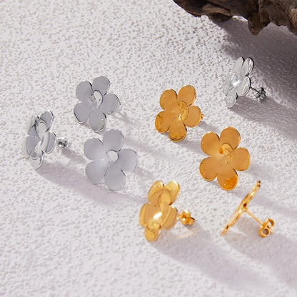 1 Pair Casual Elegant Modern Style Flower Plating Titanium Steel 18K Gold Plated Ear Studs