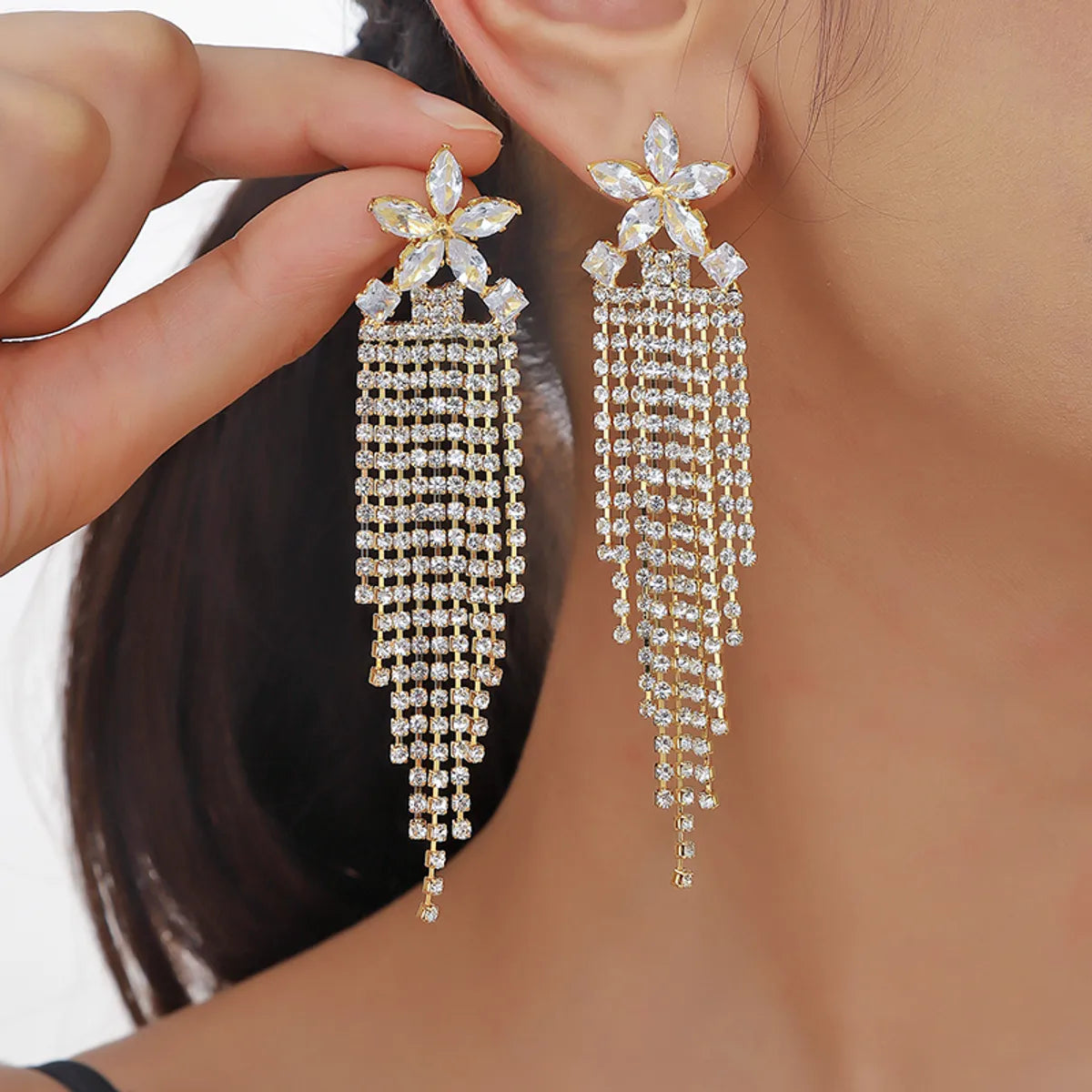 1 Pair Casual Elegant Shiny Tassel Flower Plating Inlay Alloy Rhinestones Gold Plated Drop Earrings