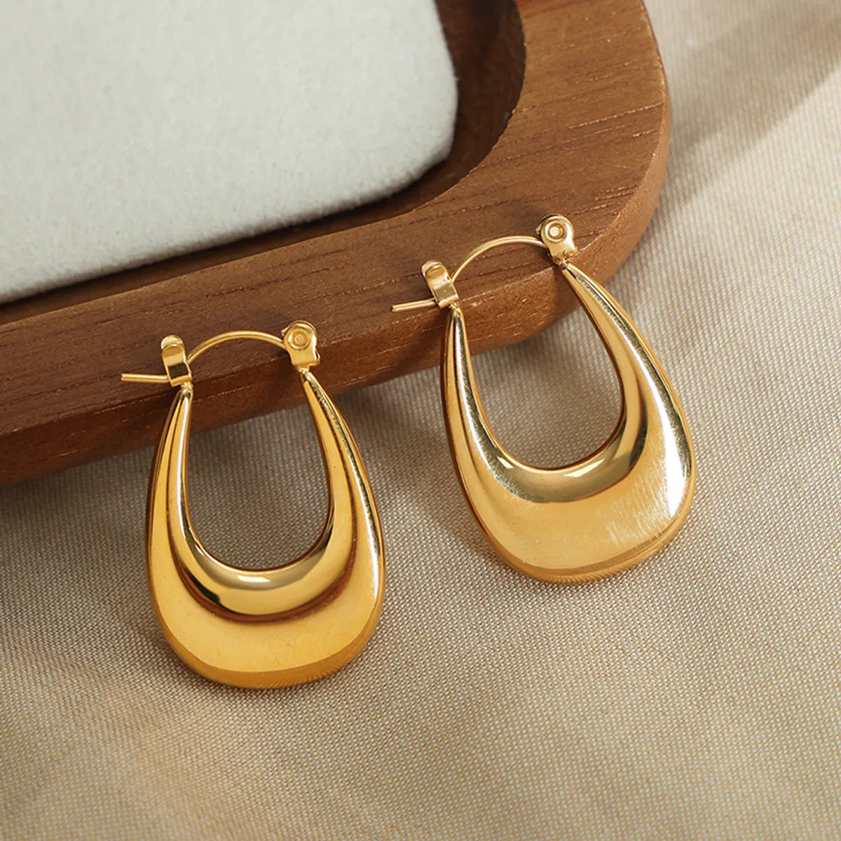 1 Pair Casual Elegant Simple Style Geometric Plating Titanium Steel 18k Gold Plated Earrings