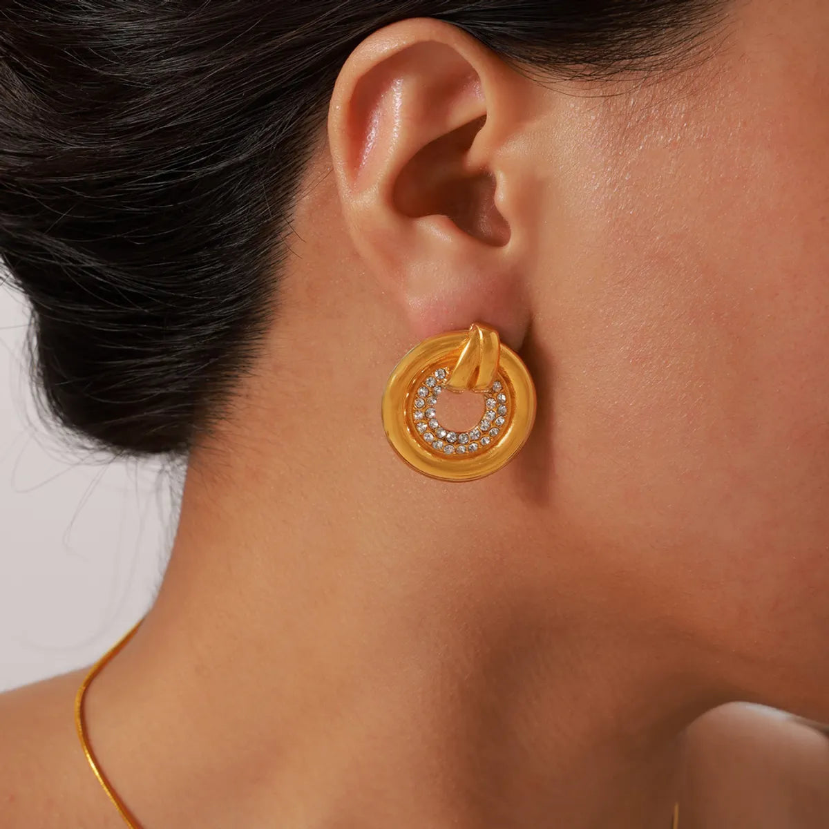 1 Pair Casual Elegant Simple Style Round Plating Inlay Titanium Steel Rhinestones 18K Gold Plated Ear Studs