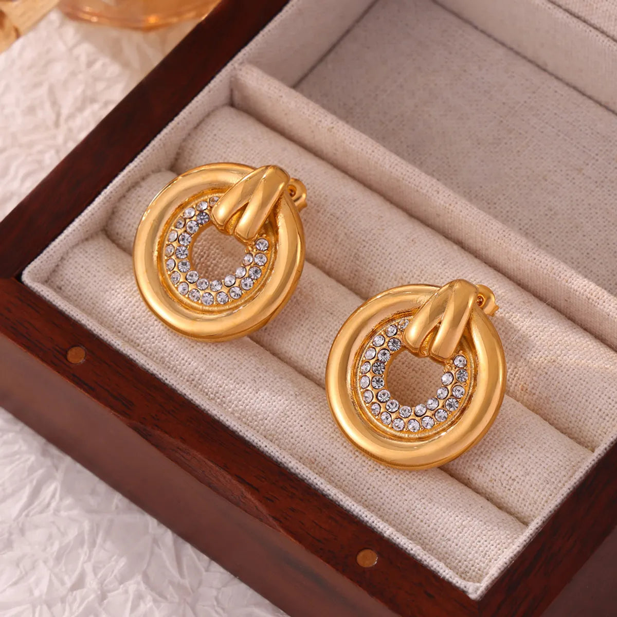 1 Pair Casual Elegant Simple Style Round Plating Inlay Titanium Steel Rhinestones 18K Gold Plated Ear Studs