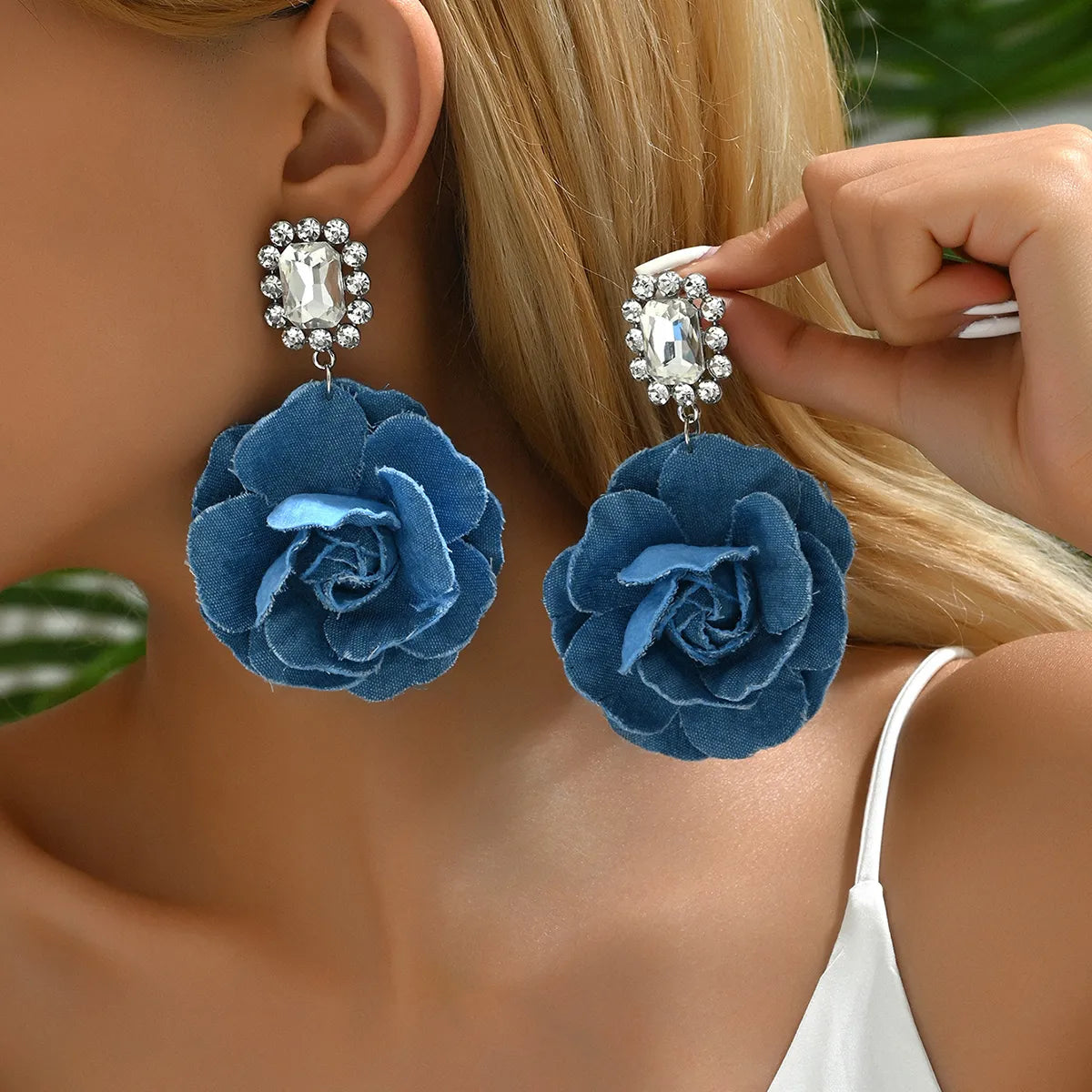 1 Pair Casual Elegant Streetwear Flower Inlay Alloy Denim Rhinestones Drop Earrings