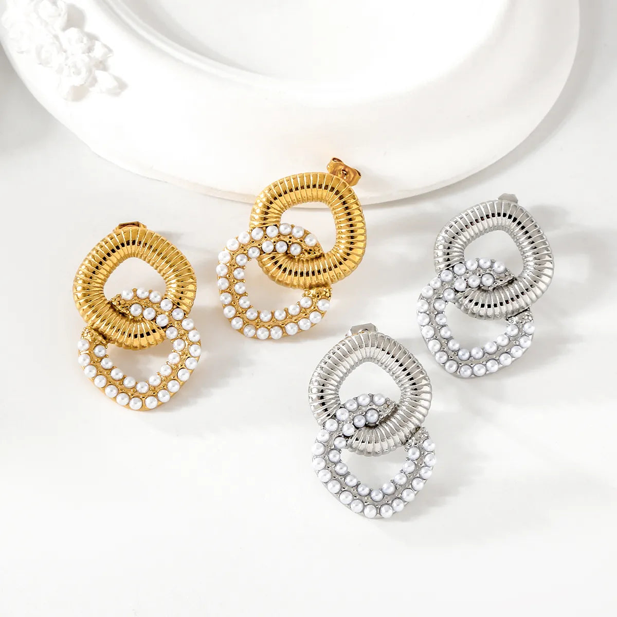 1 Pair Casual Elegant Vintage Style Ring Inlay 304 Stainless Steel Artificial Pearls 18K Gold Plated Ear Studs