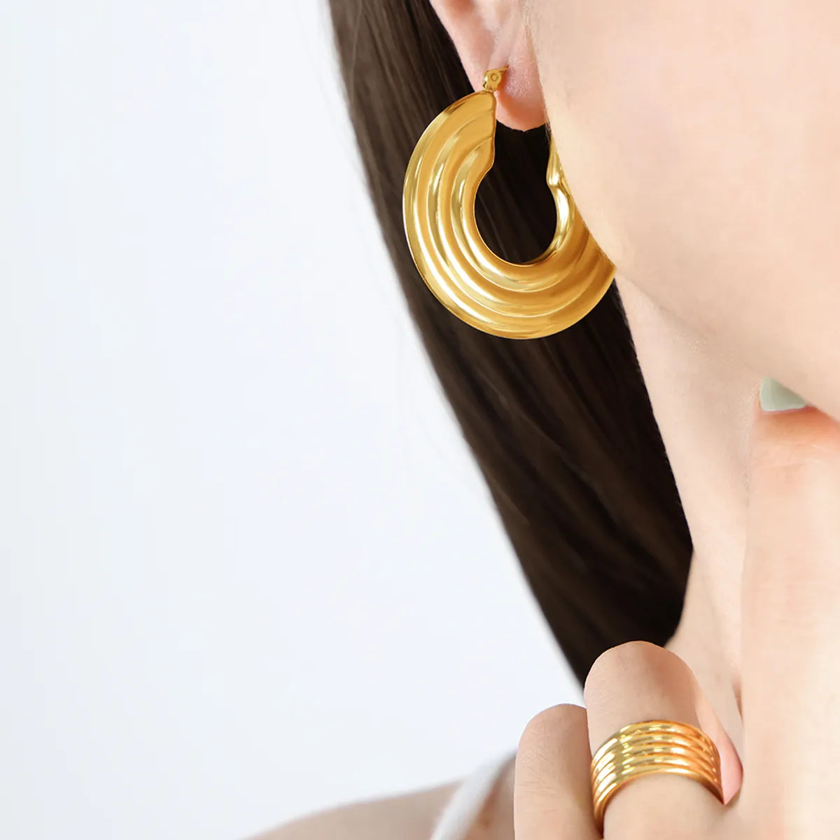 1 Pair Casual Exaggerated Round Plating Titanium Steel 18k Gold Plated Earrings