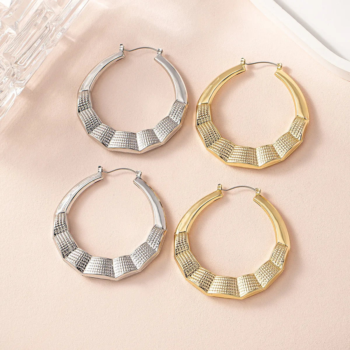 1 Pair Casual Exaggerated Simple Style Round Iron Earrings