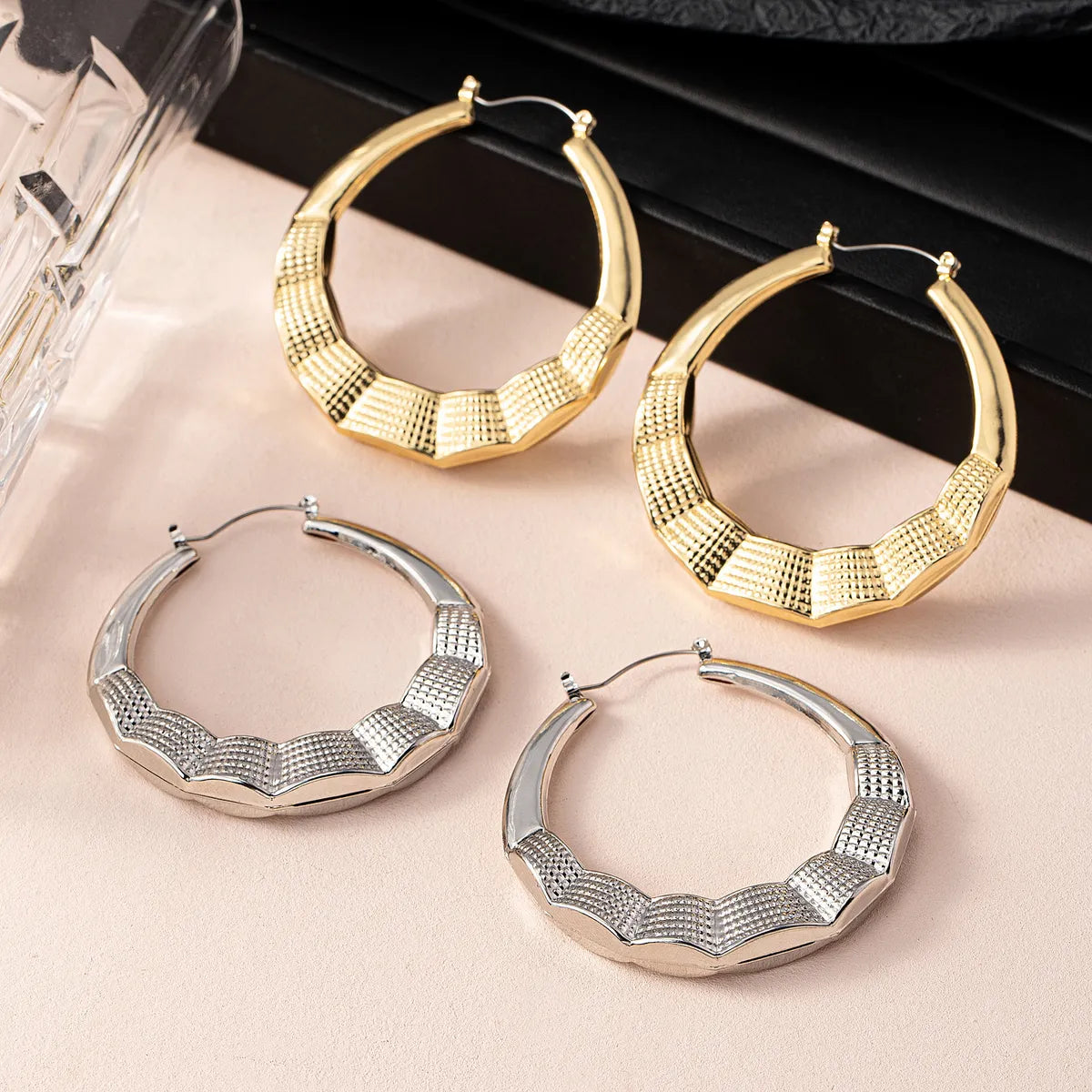 1 Pair Casual Exaggerated Simple Style Round Iron Earrings