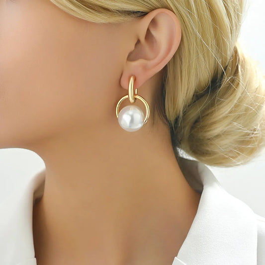 1 Pair Casual French Style Korean Style C Shape Three-Dimensional Imitation Pearl Alloy Drop Earrings