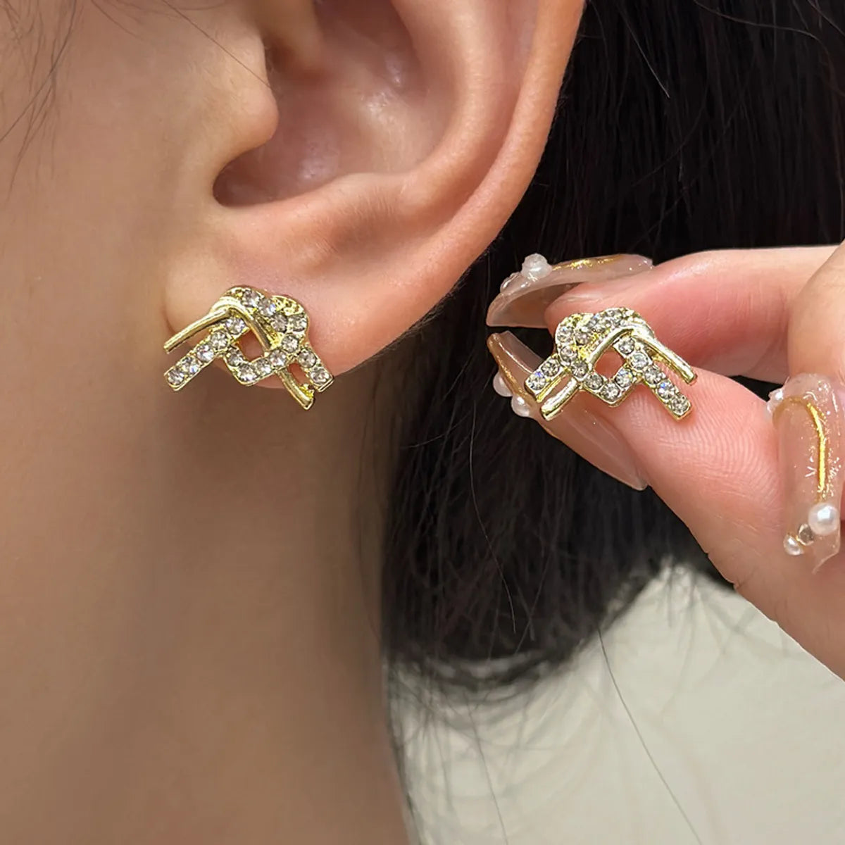 1 Pair Casual Glam Simple Style Moon Butterfly Bird Plating Inlay Alloy Rhinestones 14k Gold Plated Ear Studs