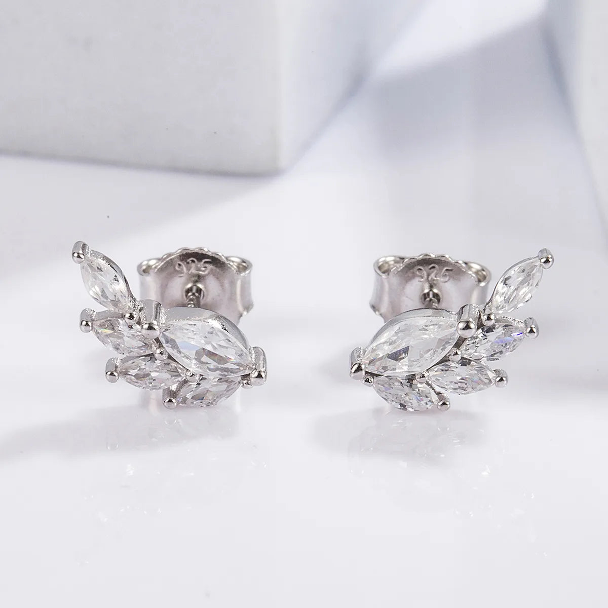 1 Pair Casual Heart Shape Dragonfly Butterfly Inlay Sterling Silver Zircon White Gold Plated Ear Studs