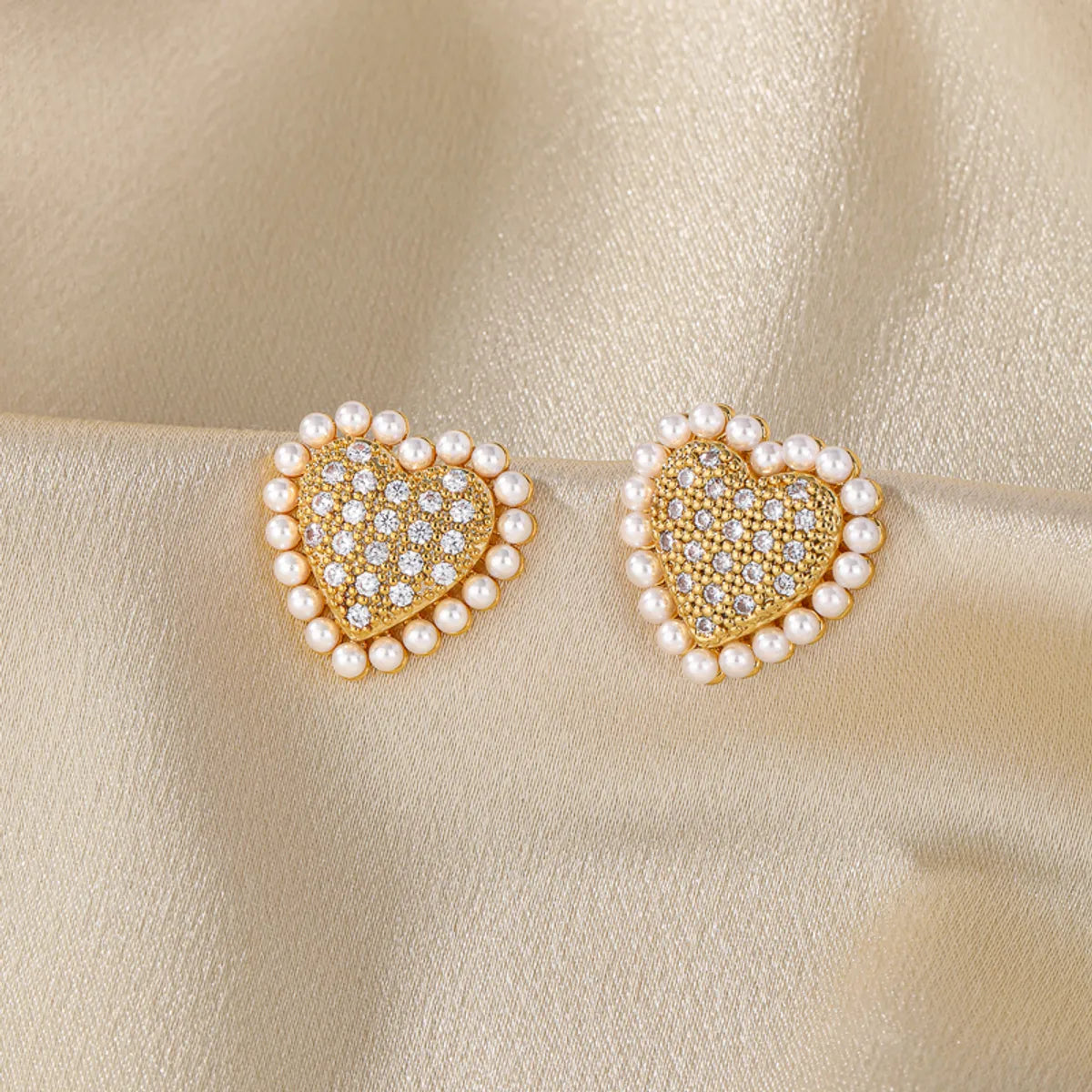 1 Pair Casual Lady Commute Heart Shape Plating Inlay Imitation Pearl Copper Zircon 18k Gold Plated Ear Studs