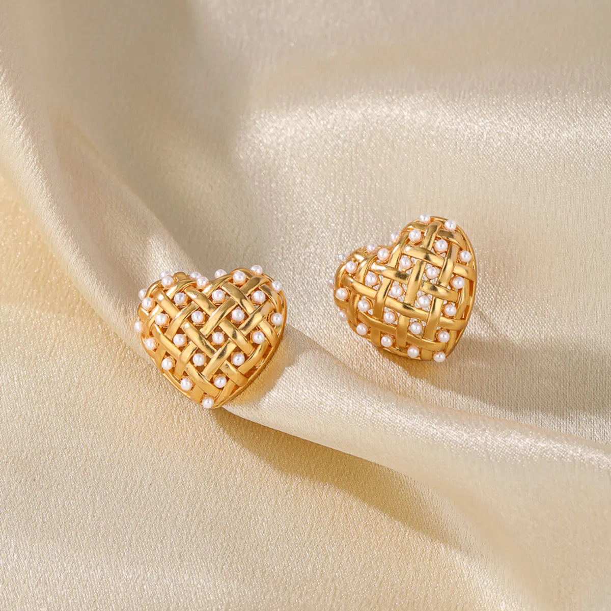 1 Pair Casual Lady Commute Heart Shape Plating Inlay Imitation Pearl Copper Zircon 18k Gold Plated Ear Studs