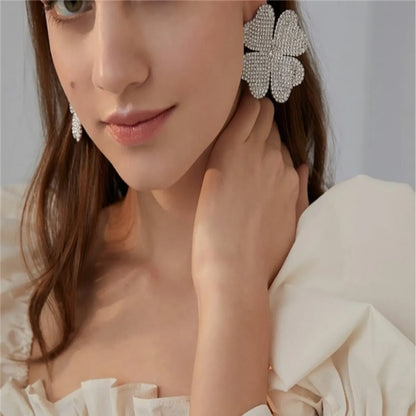 1 Pair Casual Retro Flower Plating Inlay Alloy Rhinestones Silver Plated Ear Studs