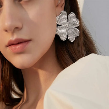 1 Pair Casual Retro Flower Plating Inlay Alloy Rhinestones Silver Plated Ear Studs