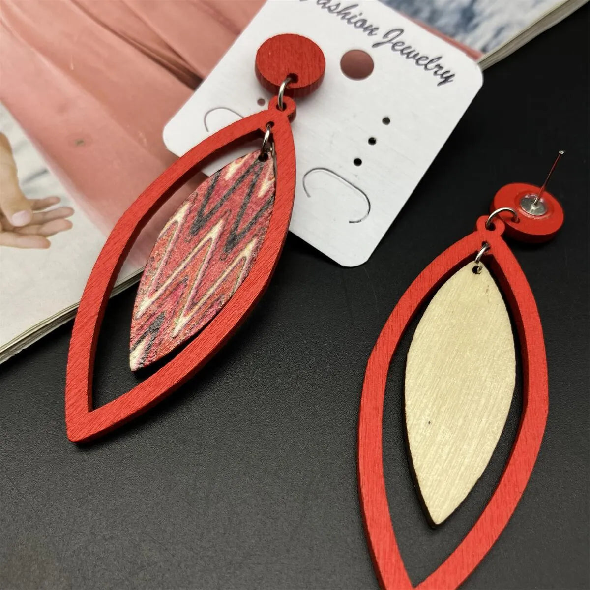 1 Pair Casual Retro Leaf Stoving Varnish Wood Drop Earrings