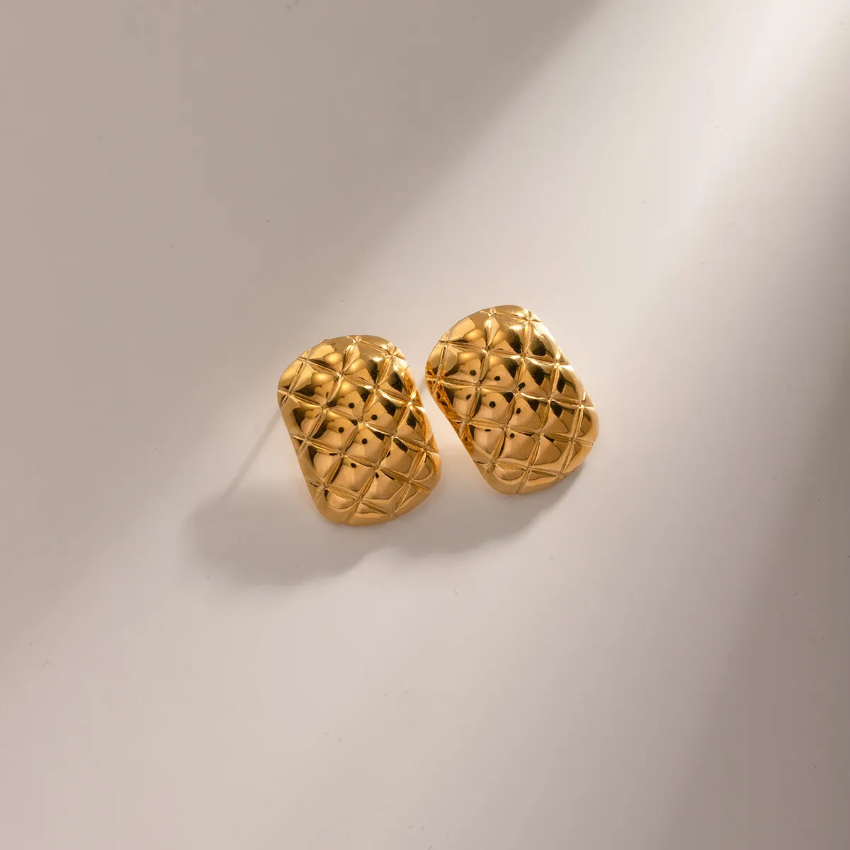 1 Pair Casual Rhombic Pineapple Pattern Cutting 304 Stainless Steel 14K Gold Plated Ear Studs