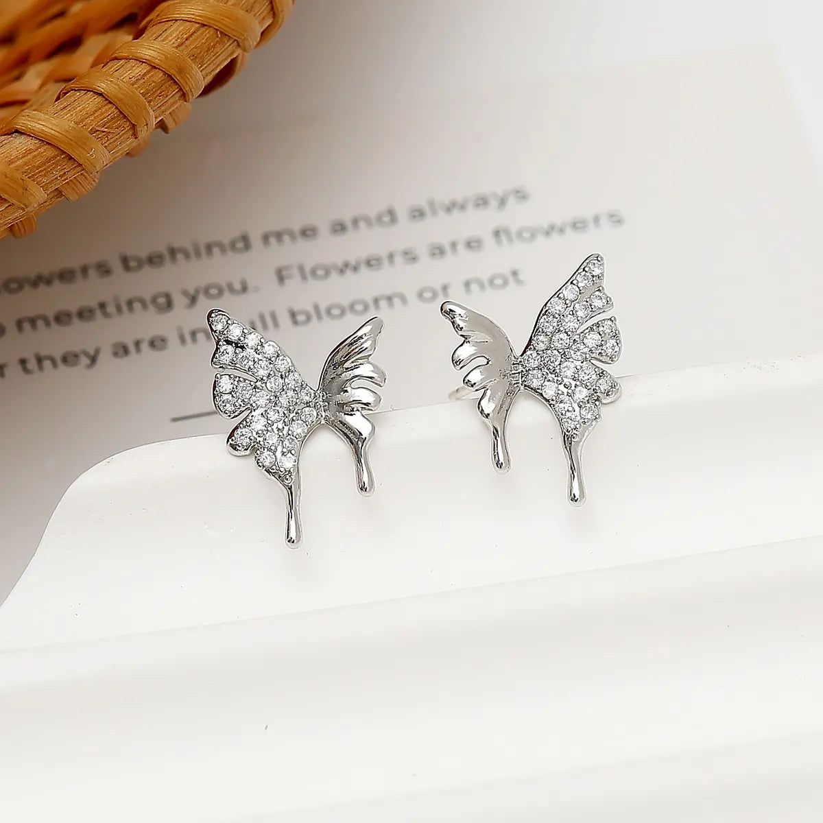 1 Pair Casual Simple Style Butterfly Plating Inlay Copper Zircon 18K Gold Plated Ear Studs