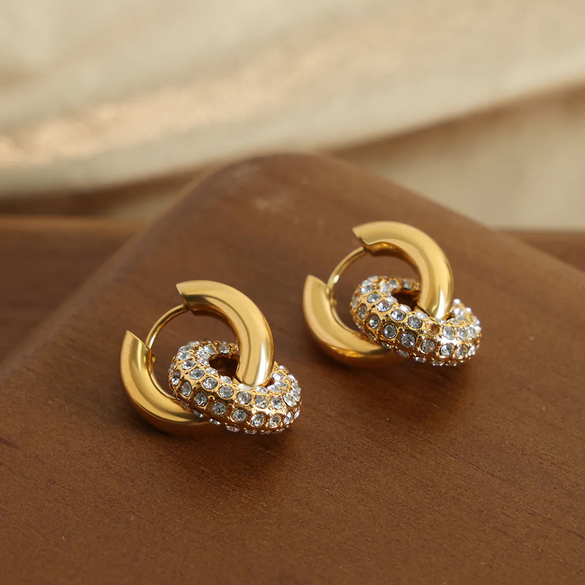 1 Pair Casual Simple Style Circle Plating Inlay Titanium Steel Artificial Diamond 18k Gold Plated Hoop Earrings