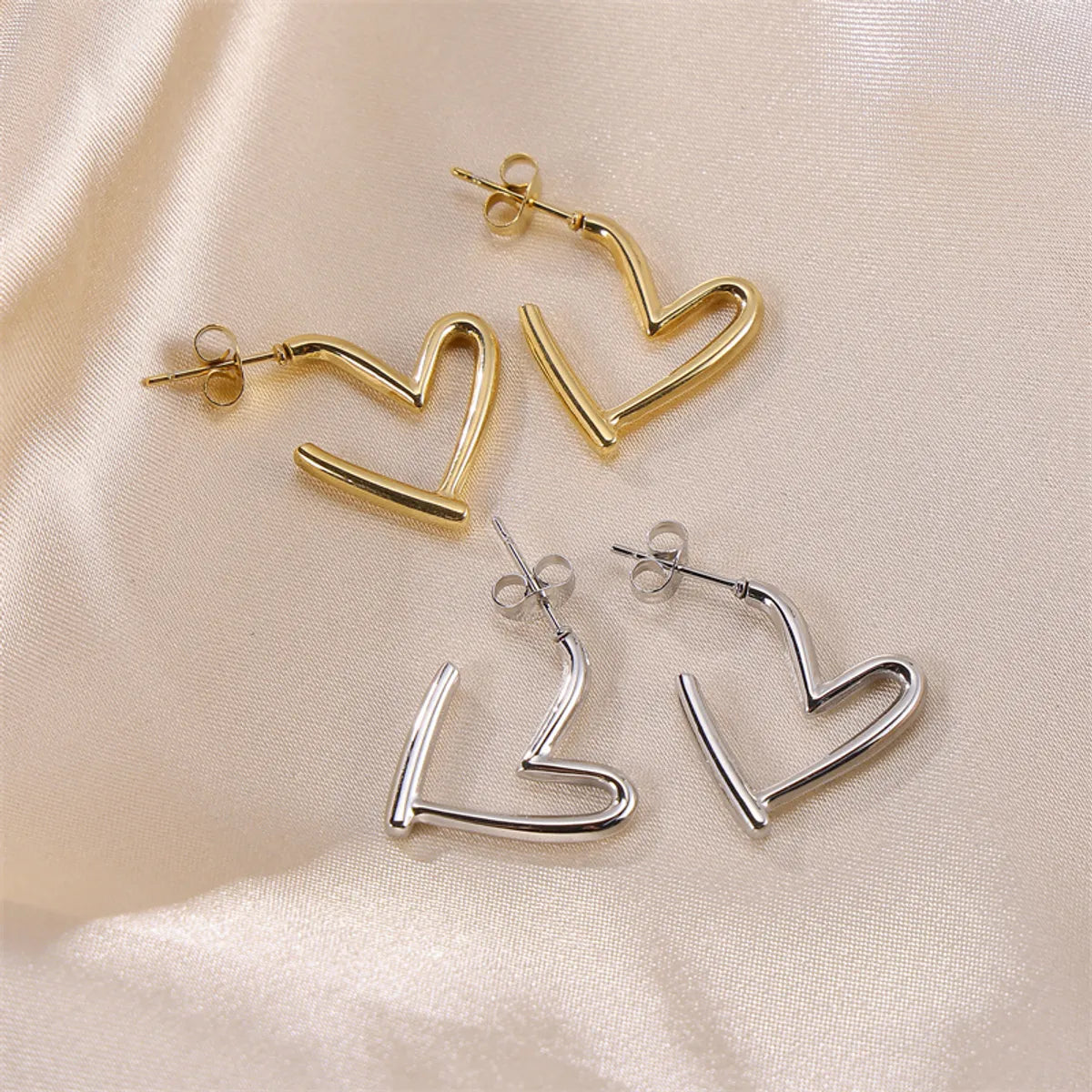 1 Pair Casual Simple Style Classic Style Heart Shape Plating Stainless Steel 18k Gold Plated Ear Studs