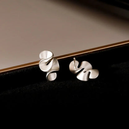 1 Pair Casual Simple Style Classic Style Solid Color Copper Ear Studs