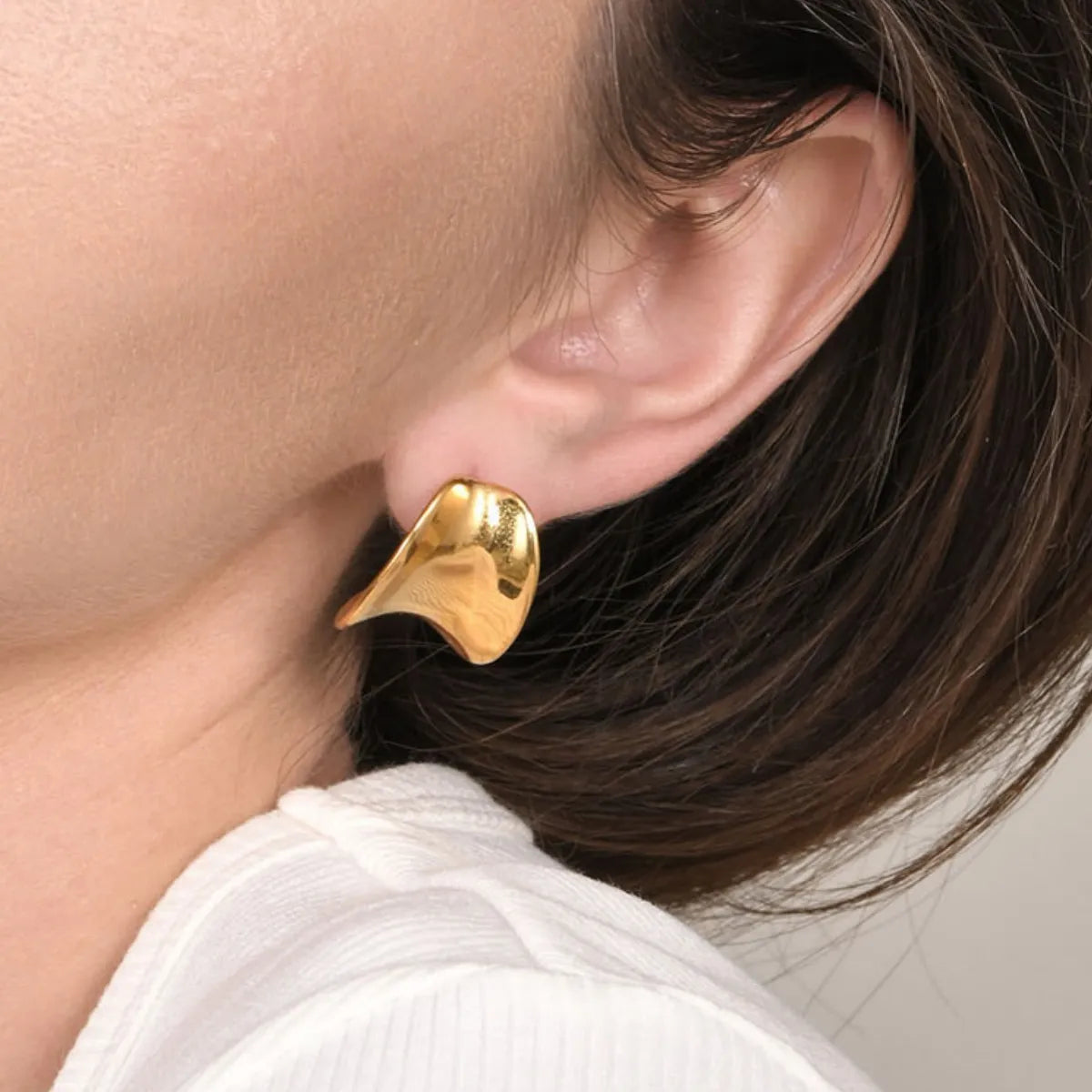 1 Pair Casual Simple Style Classic Style Solid Color Plating 304 Stainless Steel 18K Gold Plated Ear Studs